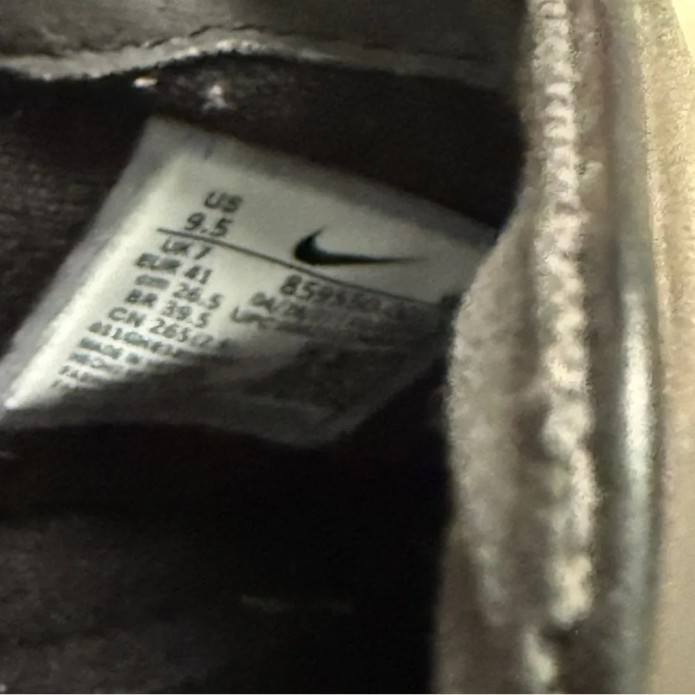 Nike Black Thea boot women’s size‎ 9.5 like new
